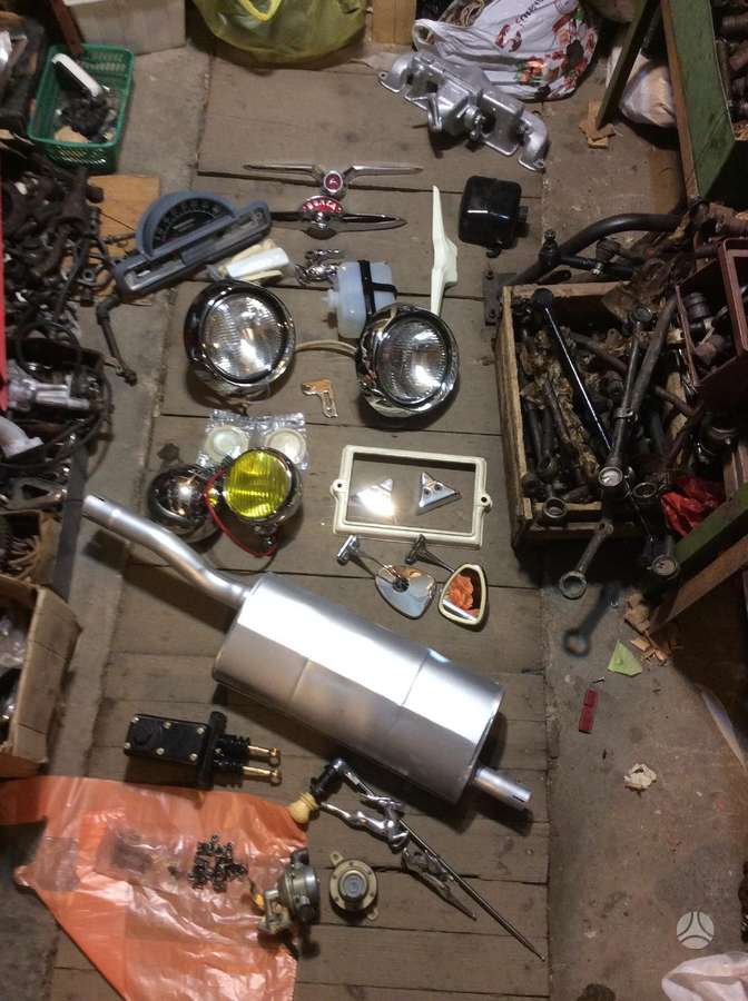 GAZ 21 salono detalės