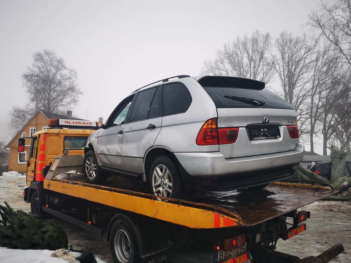 BMW X5 rezerves daļās