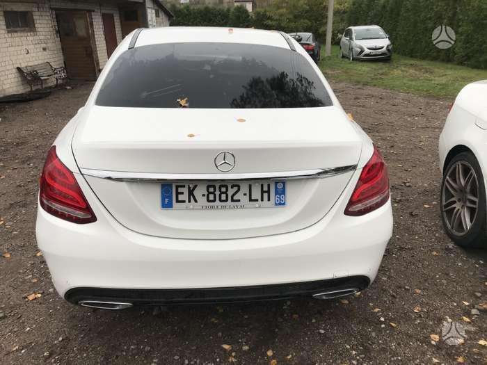 Mercedes-Benz C klasė Dalimis