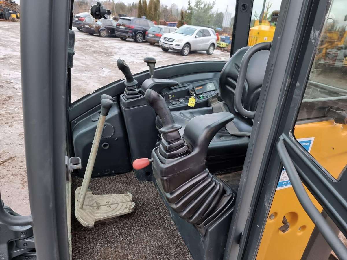 Volvo EC18D, mini ekskavatoriai