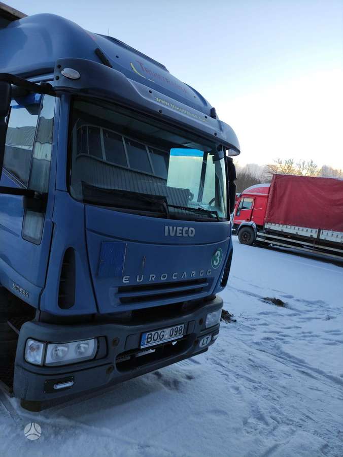 Iveco 180e28, aizkaru / tentu