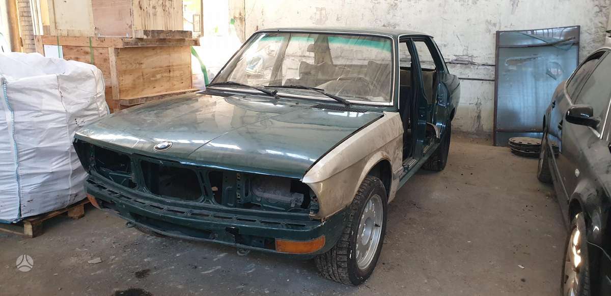BMW 518
