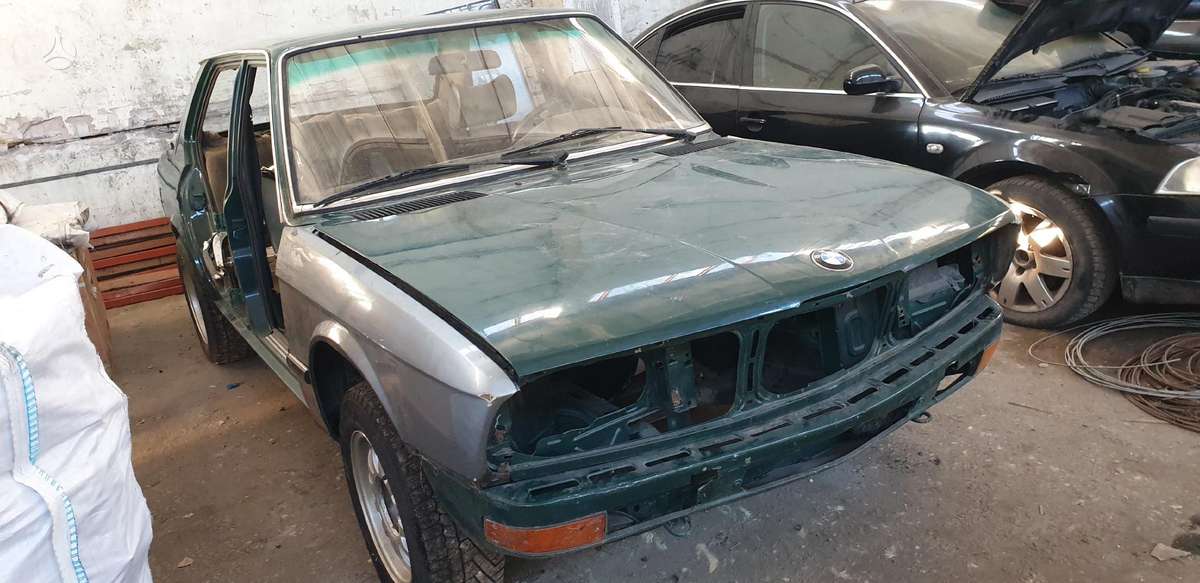 BMW 518