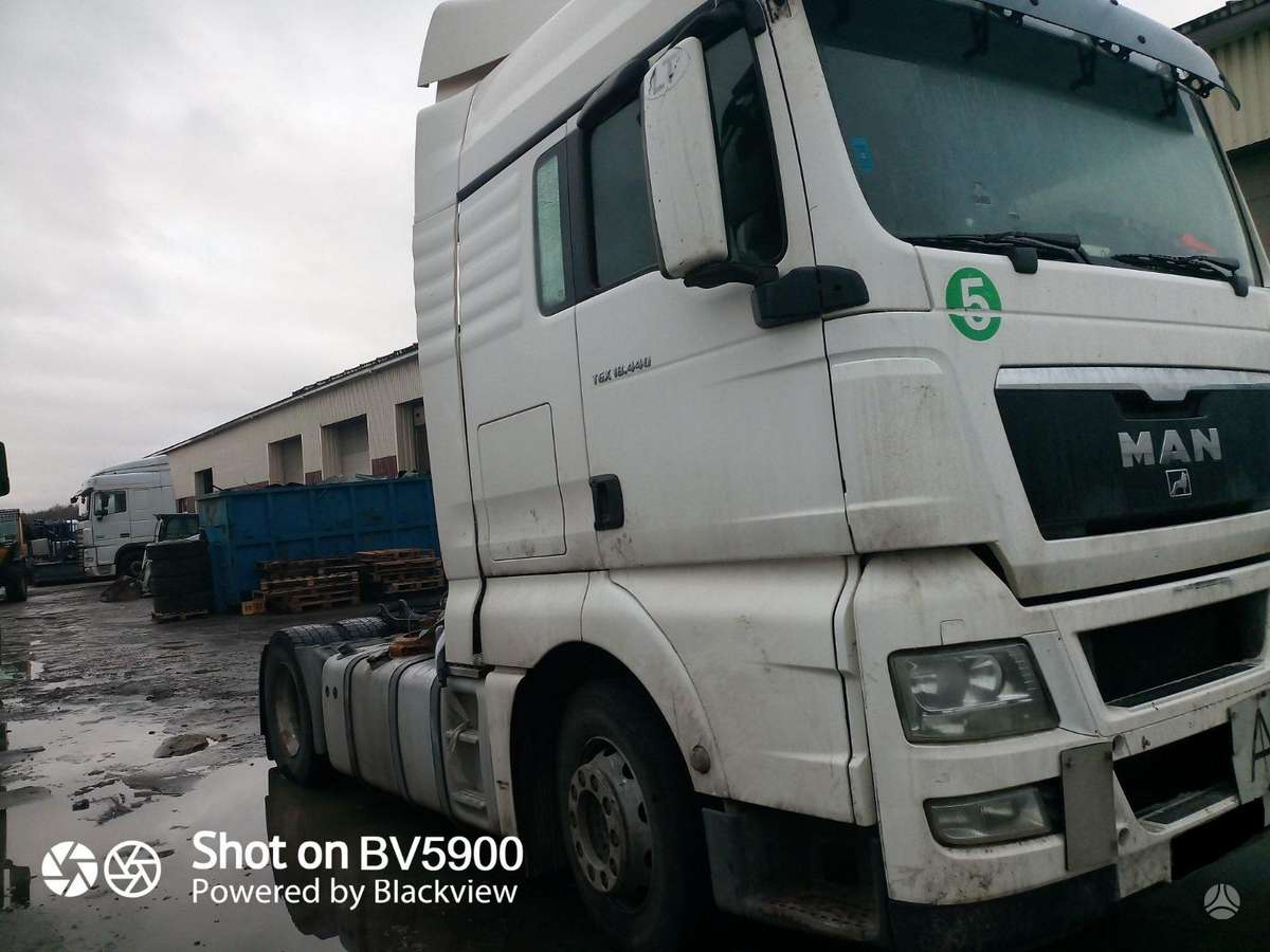 MAN TGX, semi-trailer trucks