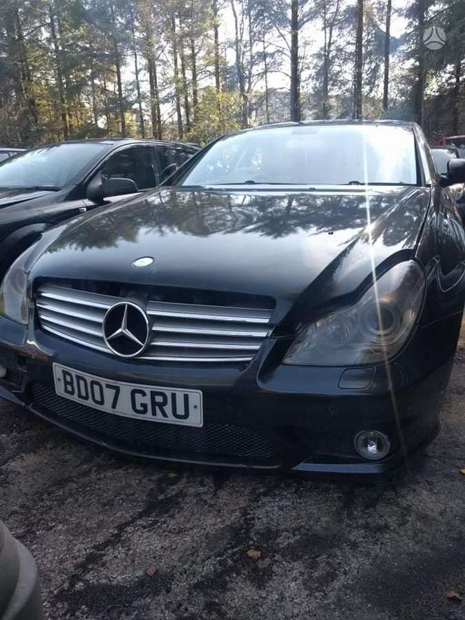 Mercedes-Benz CLS320 по частям