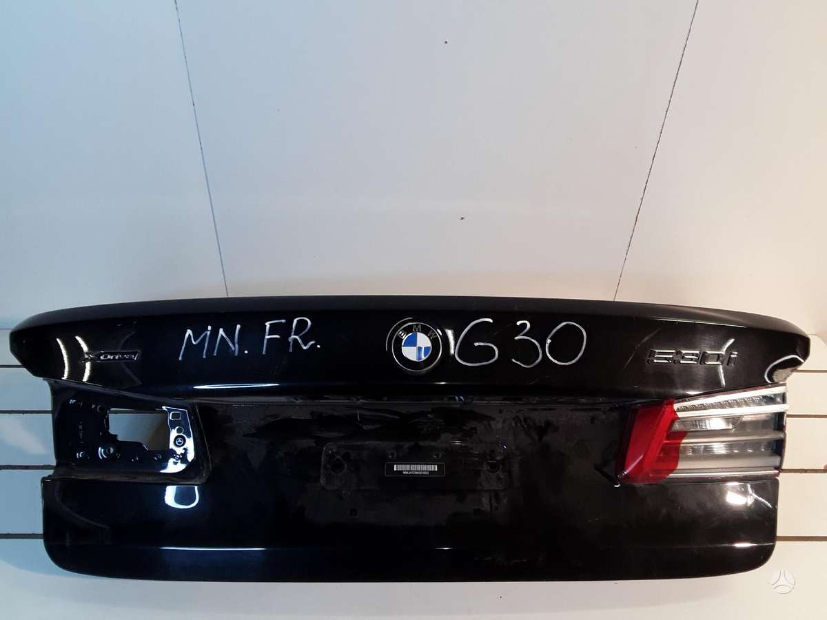 BMW 5 serija dalimis