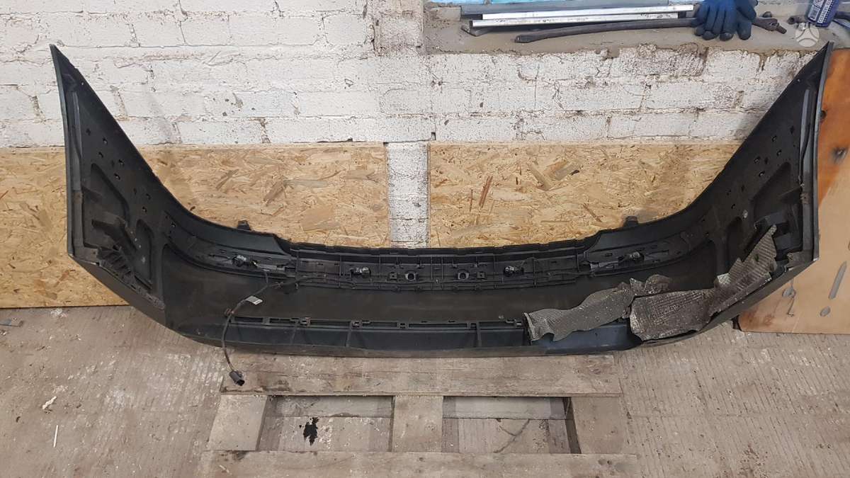 BMW 7 serija Pilnas galinis bamperis