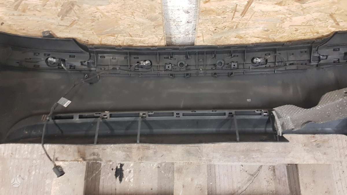 BMW 7 serija Pilnas galinis bamperis