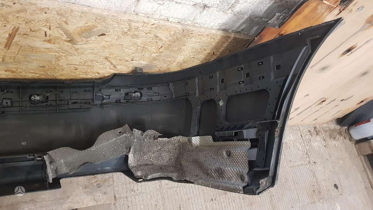 BMW 7 serija Pilnas galinis bamperis