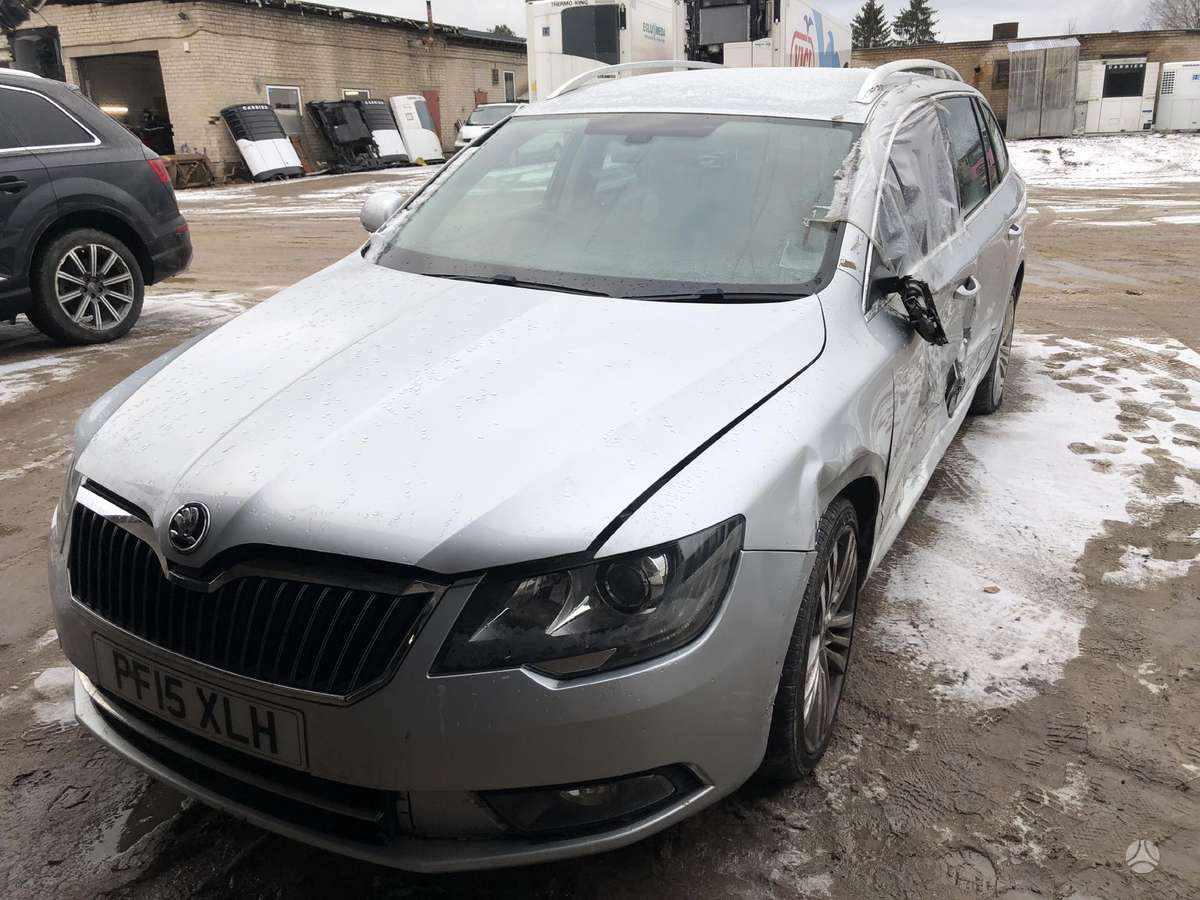 Skoda Superb rezerves daļās. Dalimis