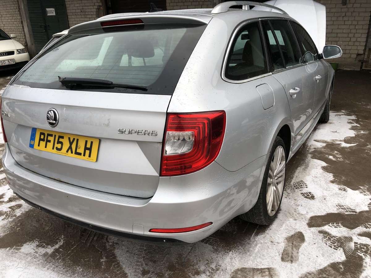 Skoda Superb rezerves daļās. Dalimis