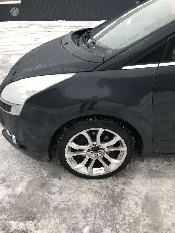 Peugeot 5008 for parts