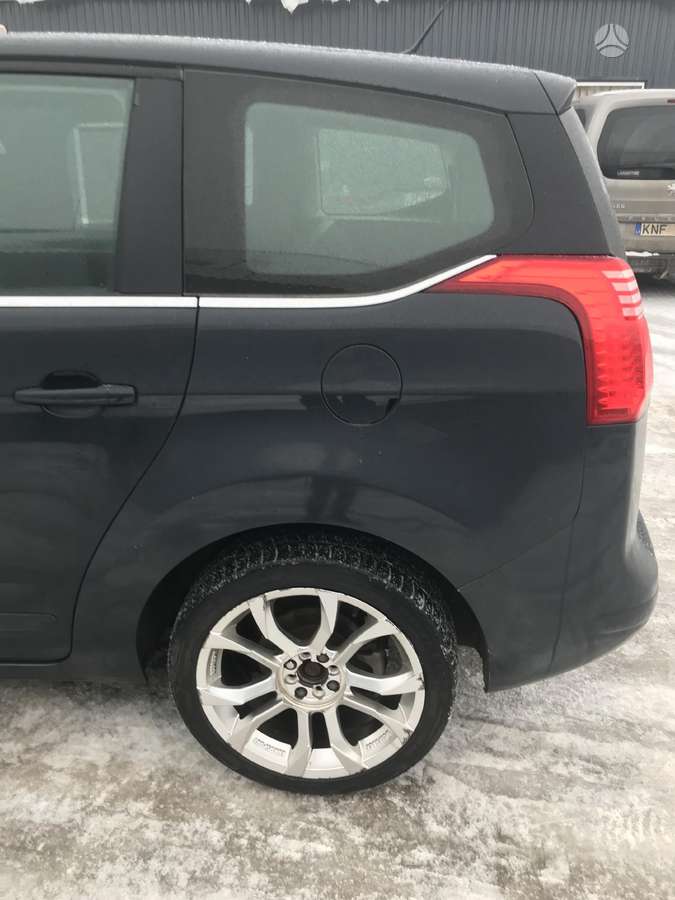 Peugeot 5008 dalimis
