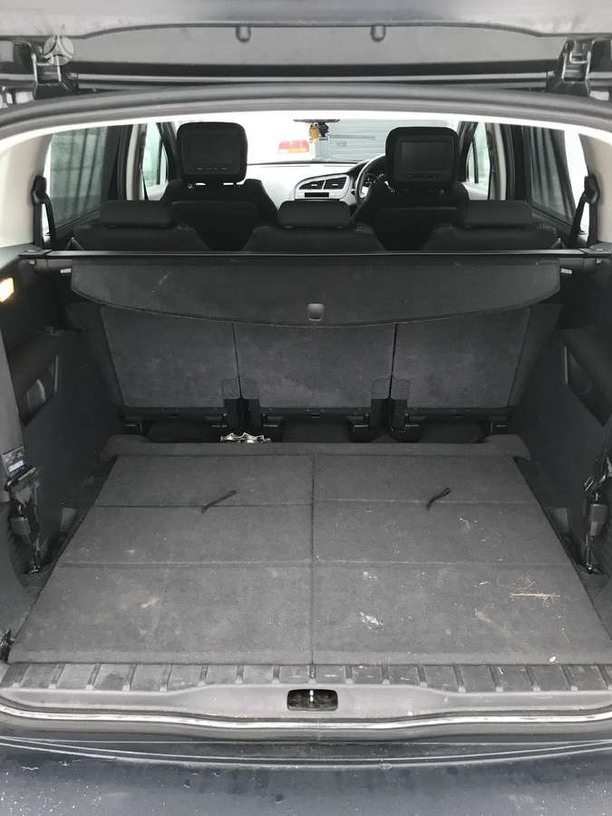 Peugeot 5008 dalimis