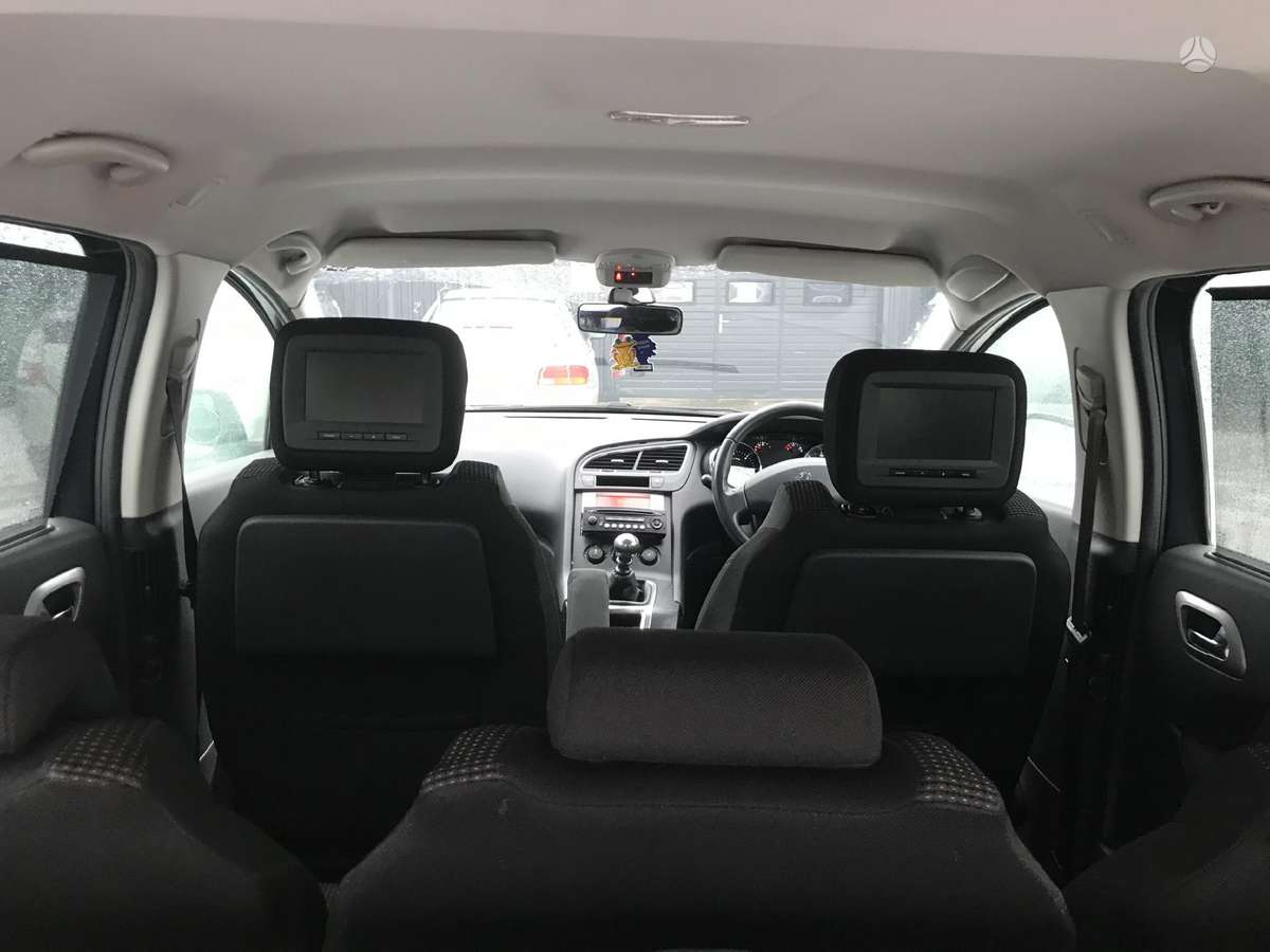Peugeot 5008 for parts