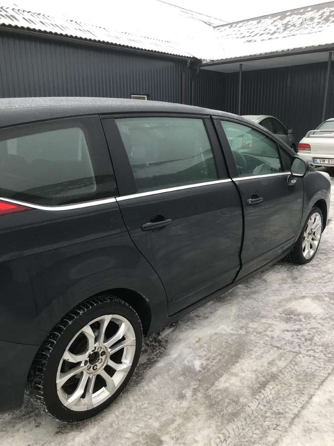 Peugeot 5008 dalimis