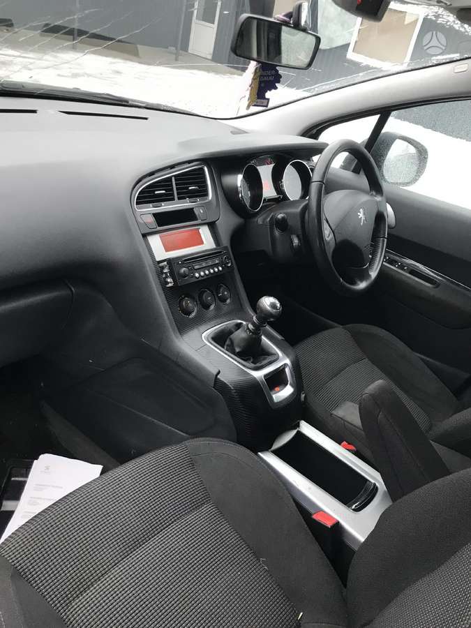 Peugeot 5008 dalimis