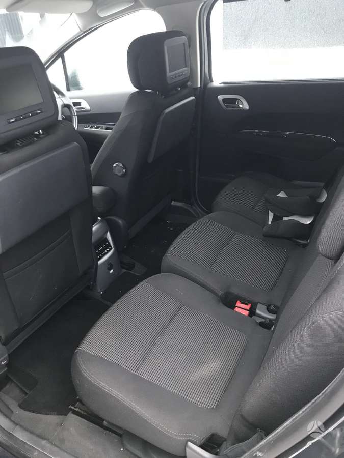 Peugeot 5008 dalimis