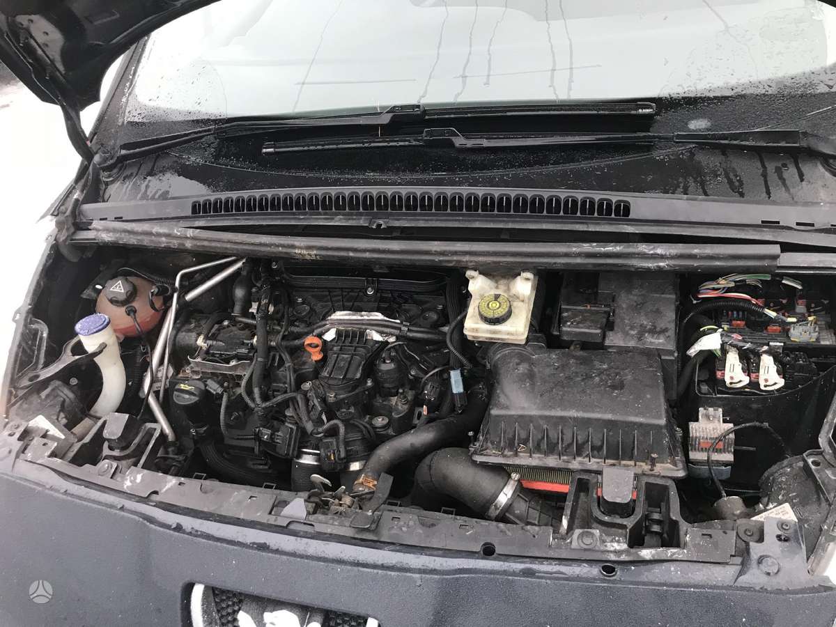 Peugeot 5008 dalimis