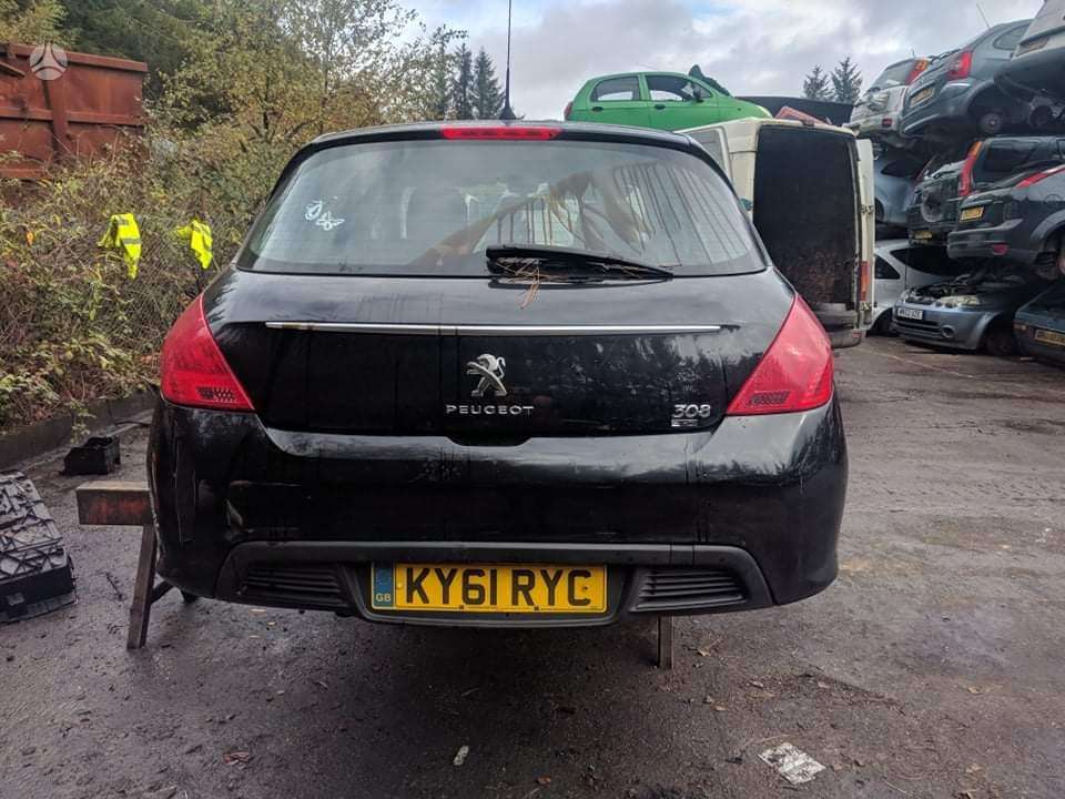 Peugeot 308 dalimis