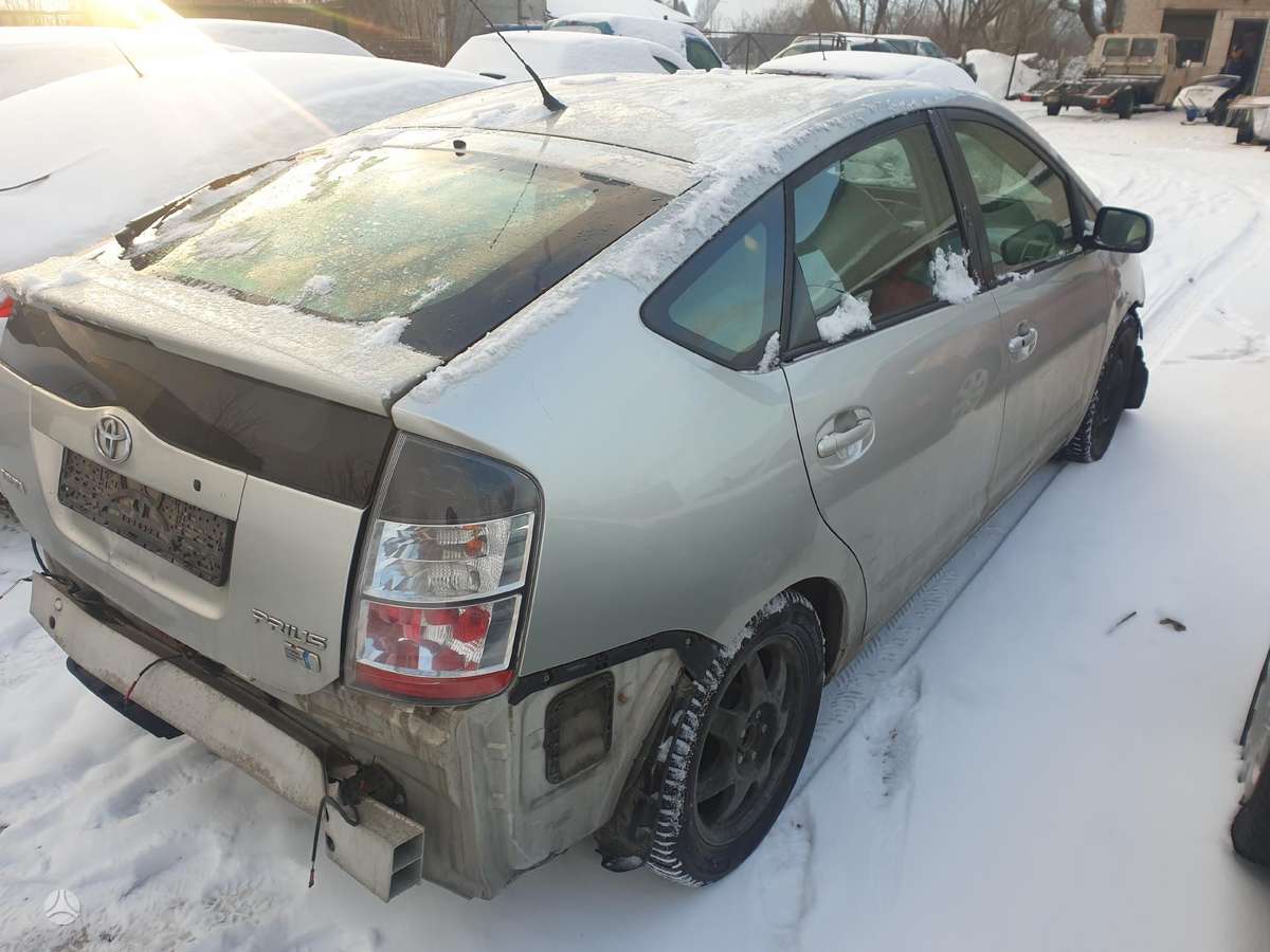 Toyota Prius rezerves daļās