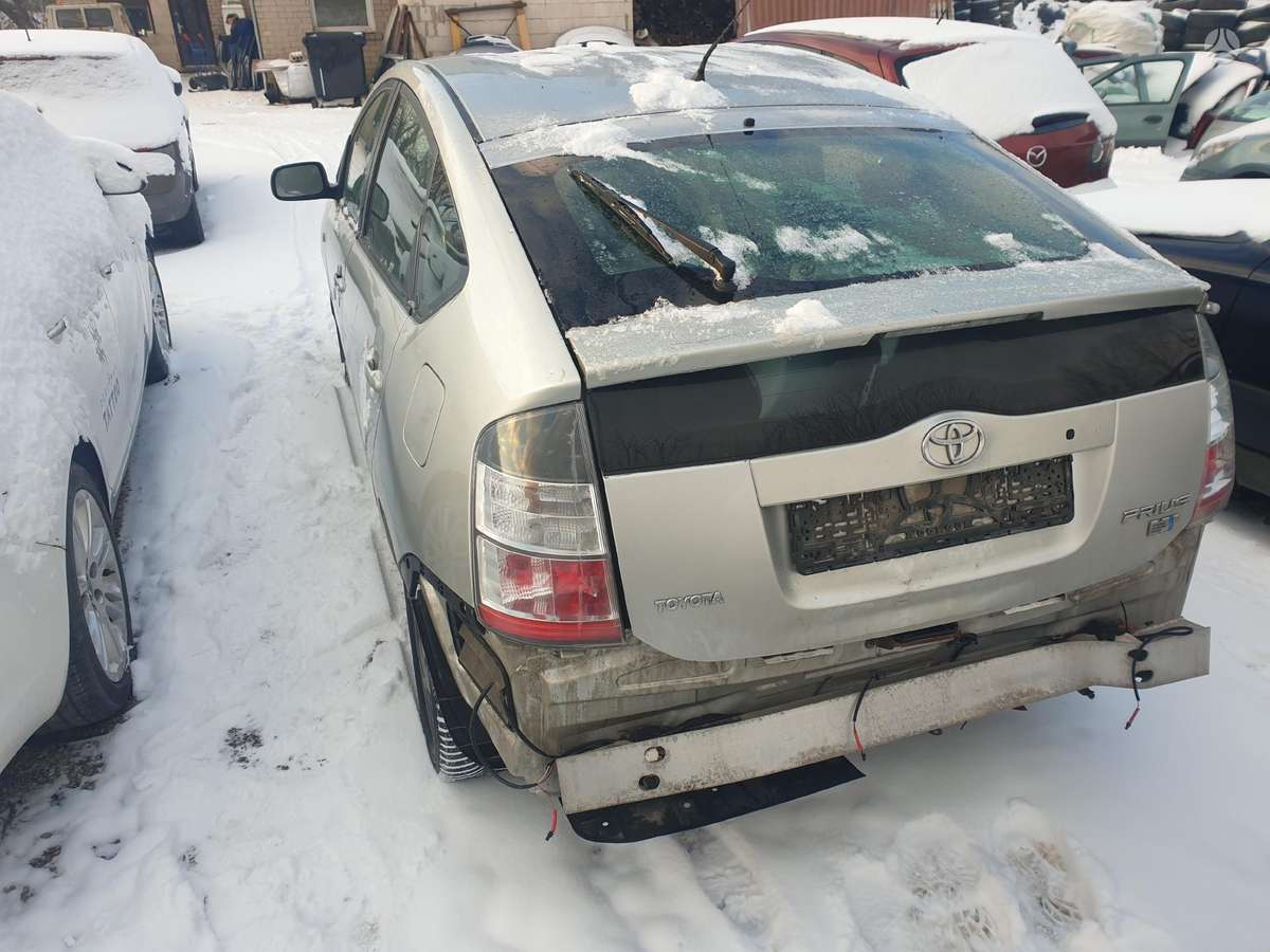 Toyota Prius rezerves daļās