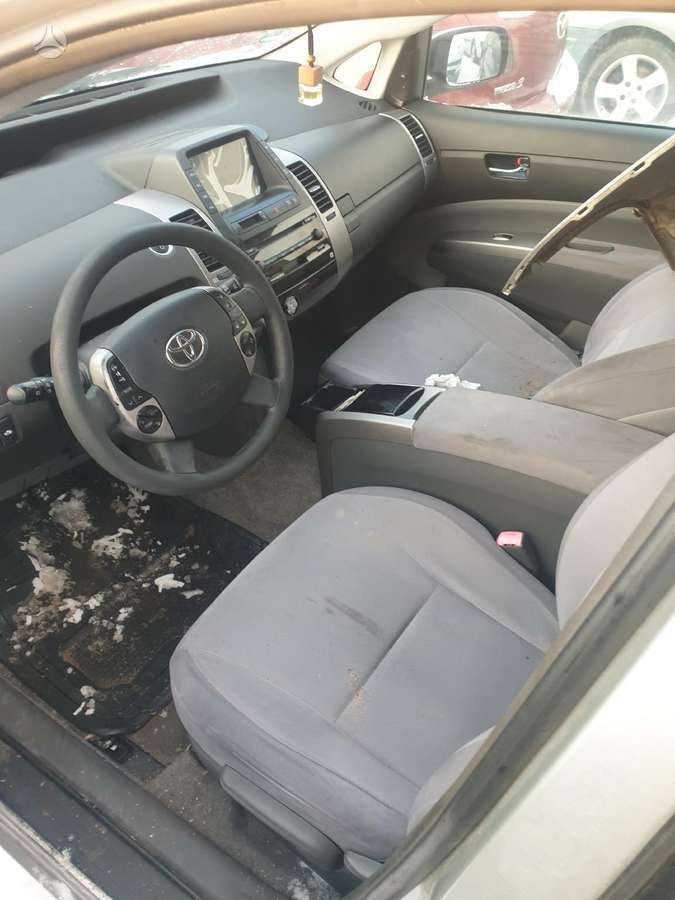 Toyota Prius по частям