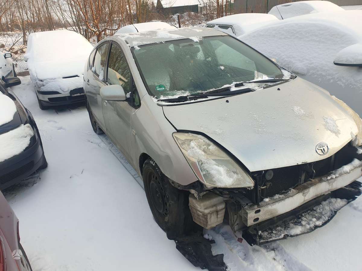 Toyota Prius rezerves daļās