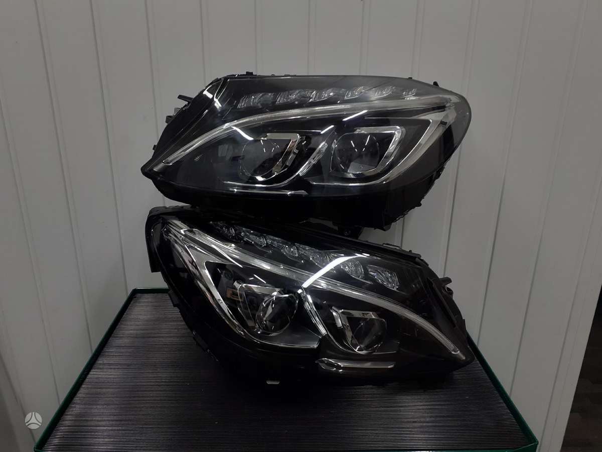 Mercedes-Benz C klasė lights