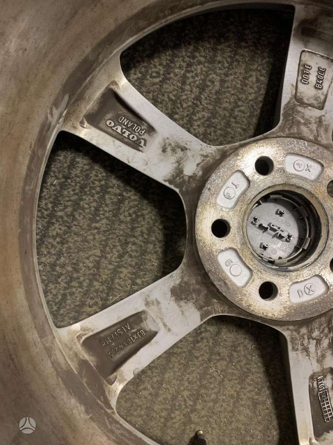 Volvo, lengvojo lydinio, R18