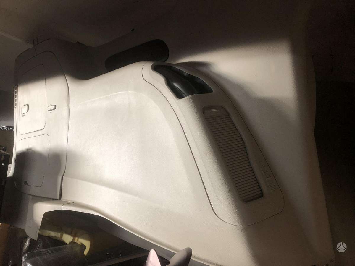 Chrysler Pacifica apdailos detalės