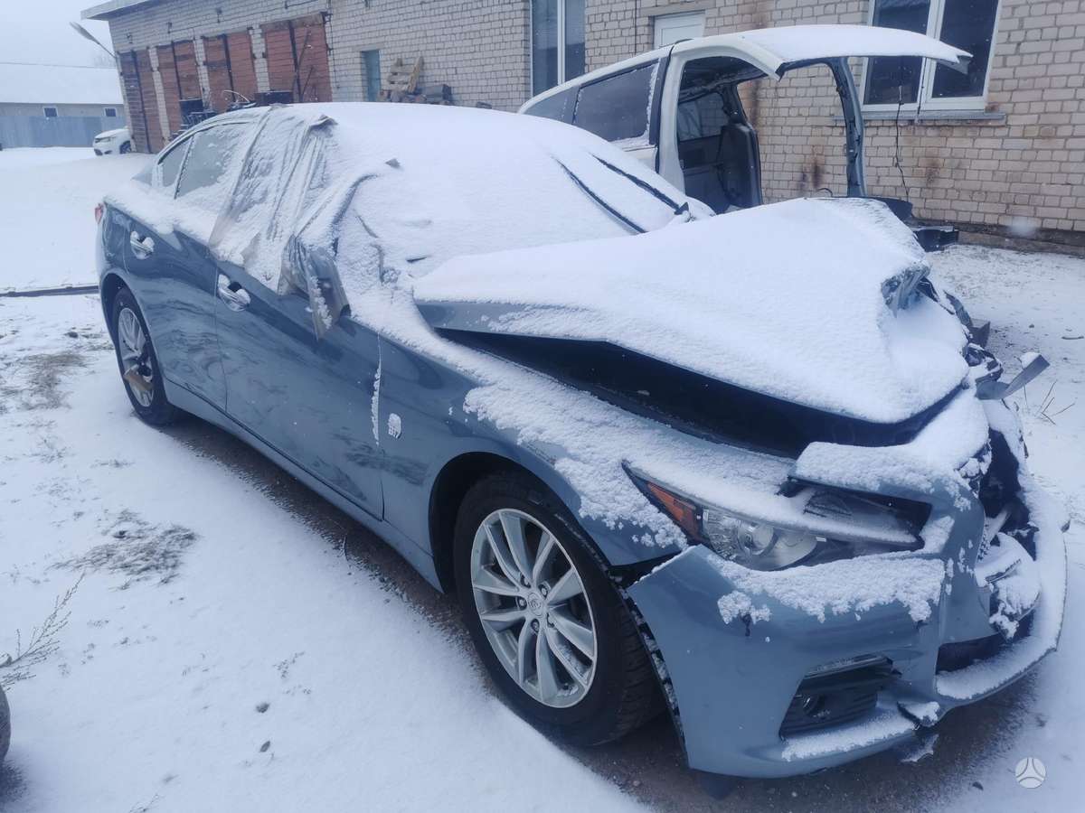 Infiniti Q50 dalimis