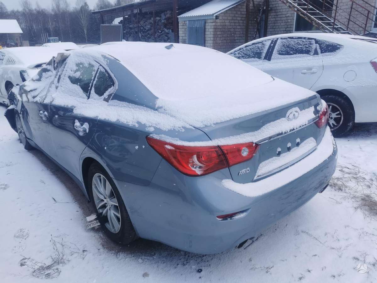 Infiniti Q50 dalimis