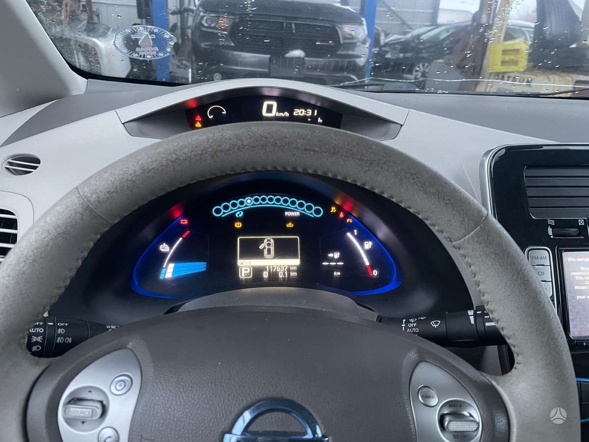 Nissan Leaf dalimis. Baterijos likitis 85