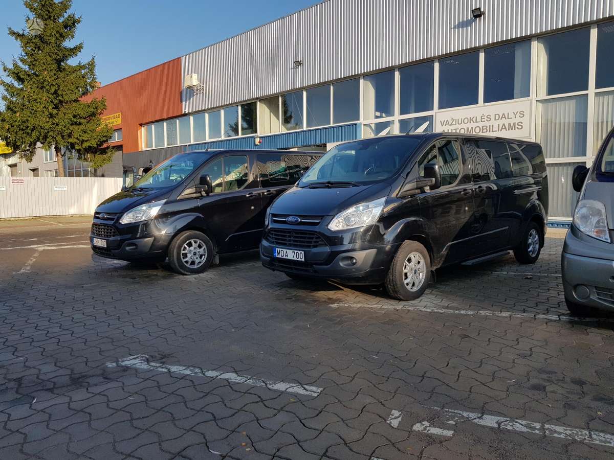 Ford Tourneo Custom, passenger minibus