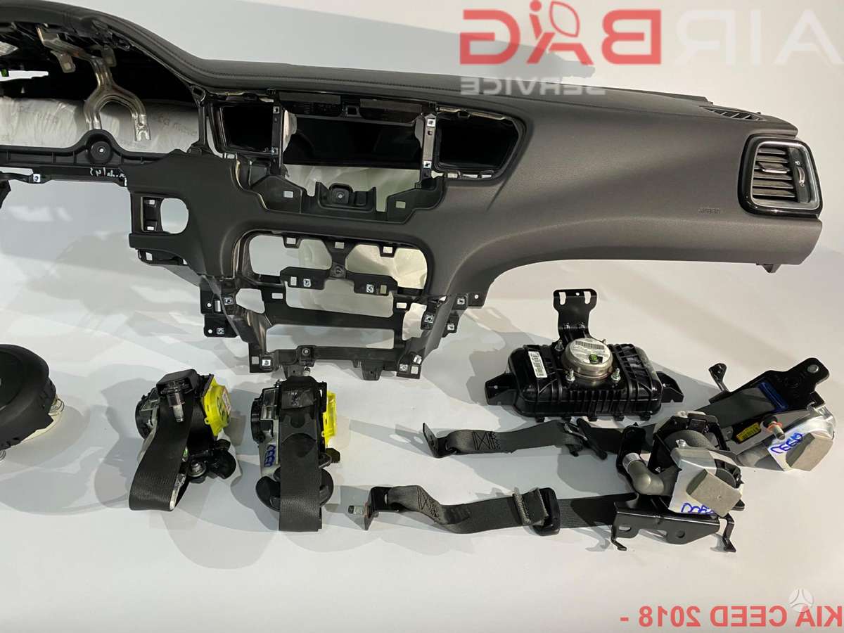 Kia Ceed airbags, seat belts