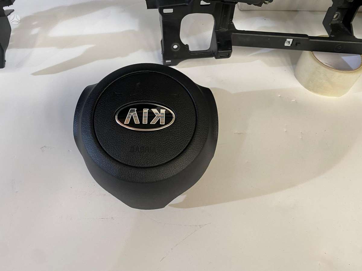 Kia Optima airbags, seat belts