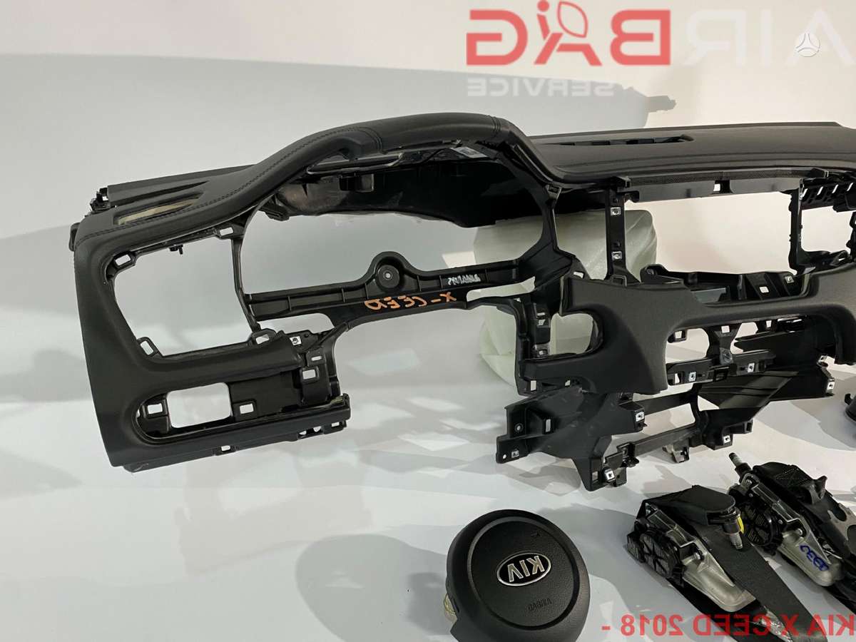 Kia XCeed airbags, seat belts