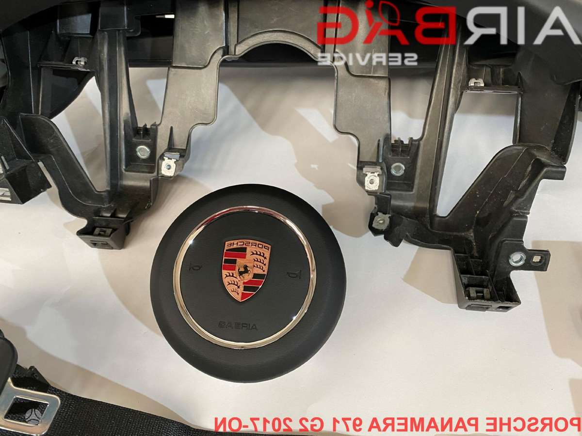 Porsche Panamera консоль, подушки безопасности, ремни безопасности