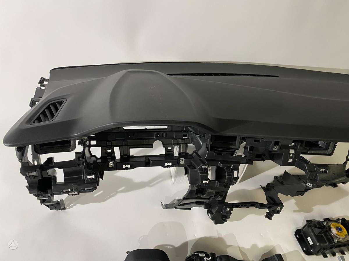 Renault Captur panelė, oro pagalvės, saugos diržai