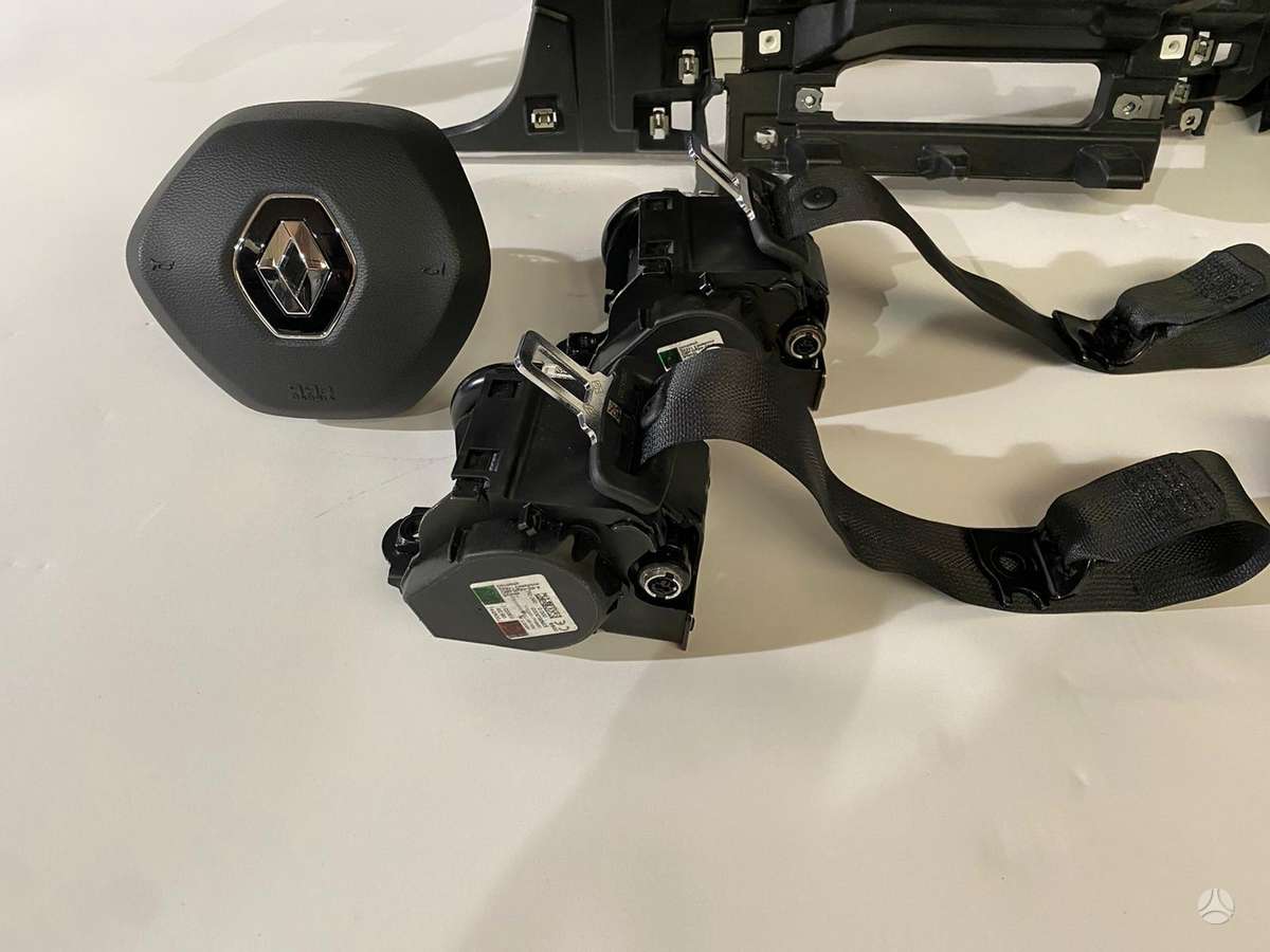 Renault Clio panelė, oro pagalvės, saugos diržai