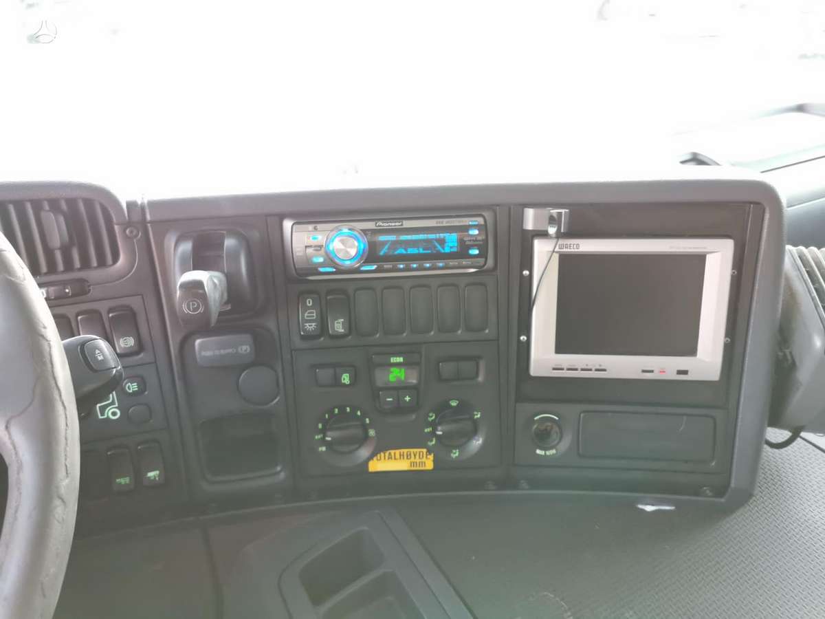 Scania P 340 6x2*4, refrigerated trucks