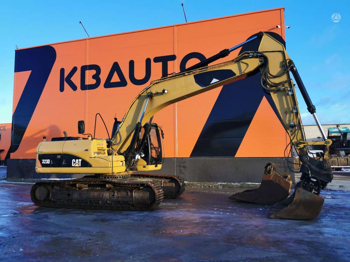 Caterpillar 323 D, ekskavatoriai
