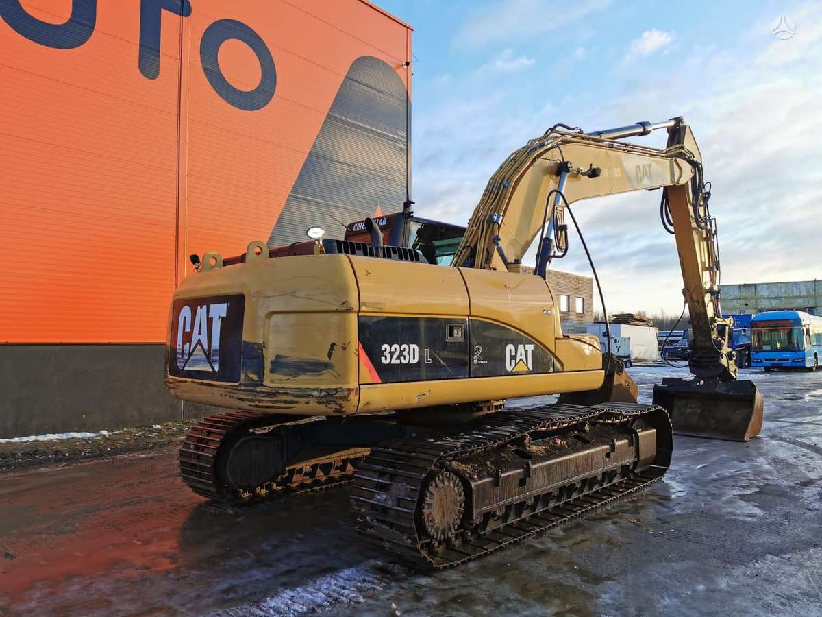 Caterpillar 323 D, excavator