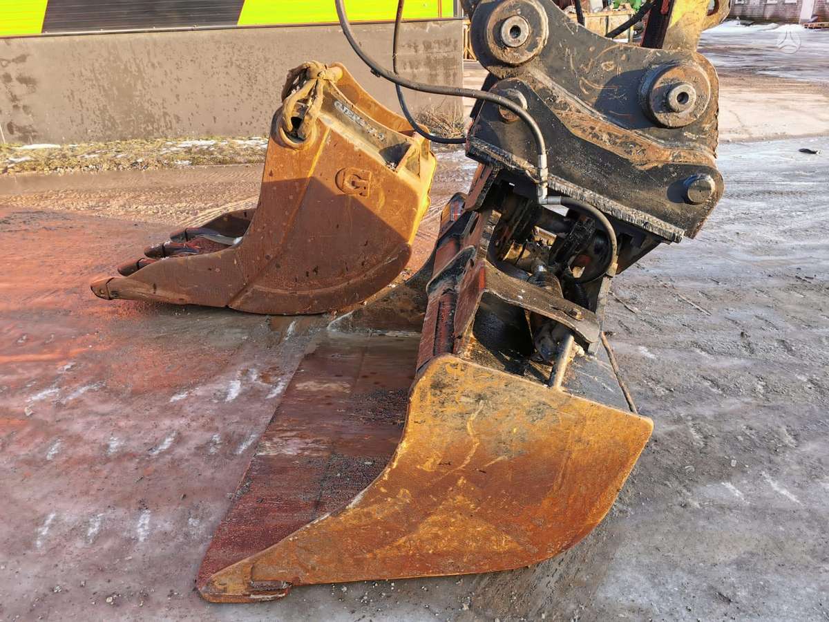 Caterpillar 323 D, excavator