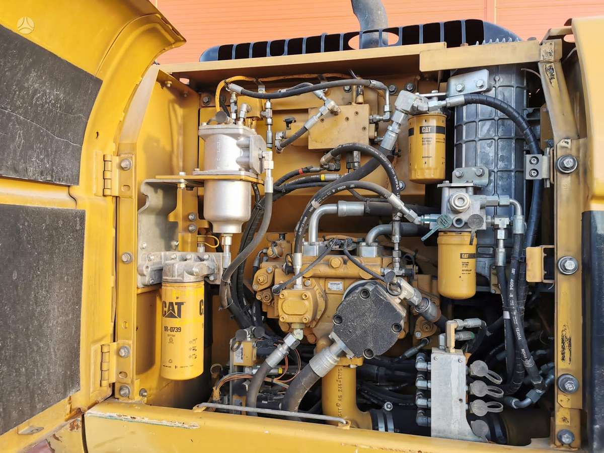 Caterpillar 323 D, экскаваторы