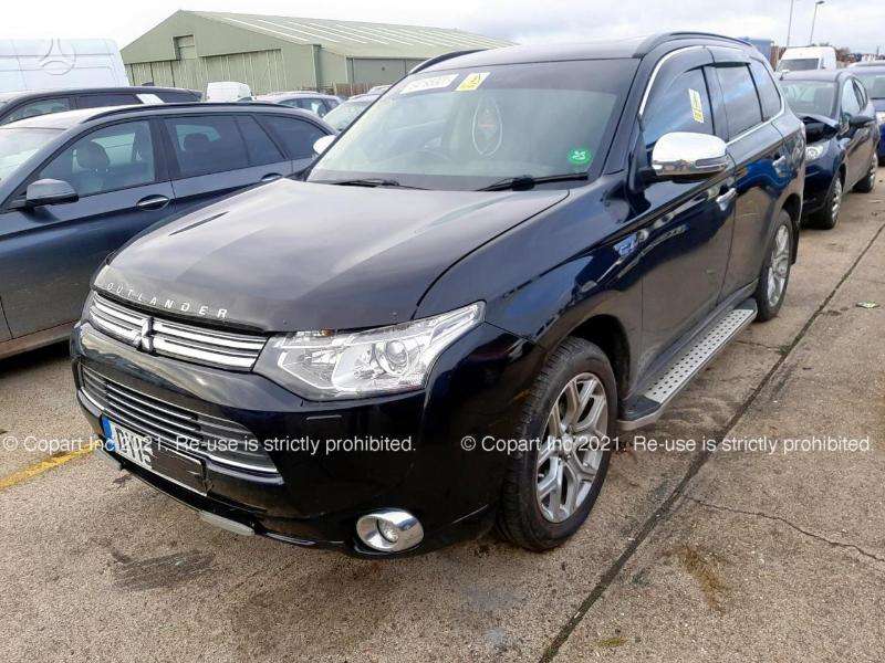 Mitsubishi Outlander Visas auto ardomas dalimis plug in