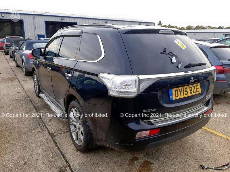 Mitsubishi Outlander Visas auto ardomas dalimis plug in