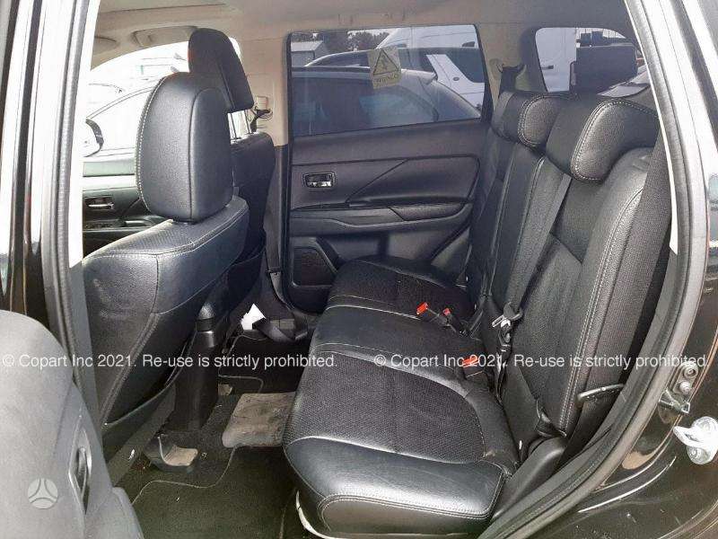 Mitsubishi Outlander Visas auto ardomas dalimis plug in