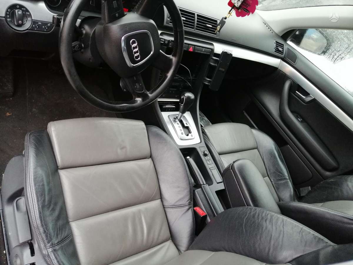 Audi A4 Dalimis s line vartomas salonas